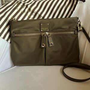 Henri Bendel jetsetter